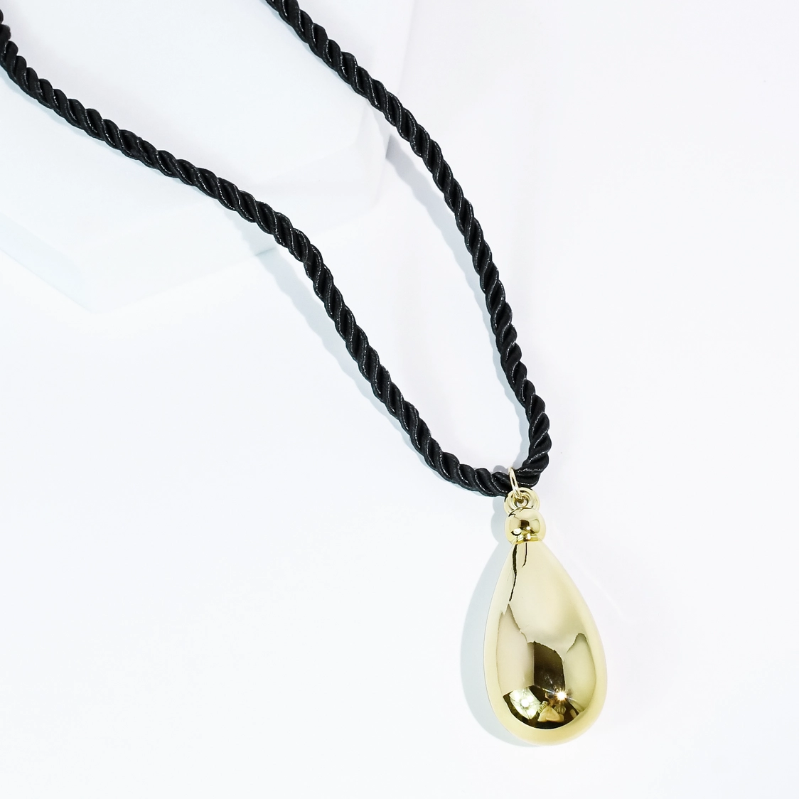 Drip Rope Necklace